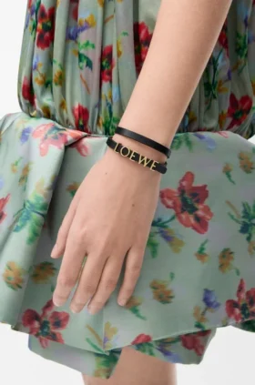 Loewe-armband met dubbele wikkel in kalfsleer Loewe-armband met dubbele wikkel in kalfsleer