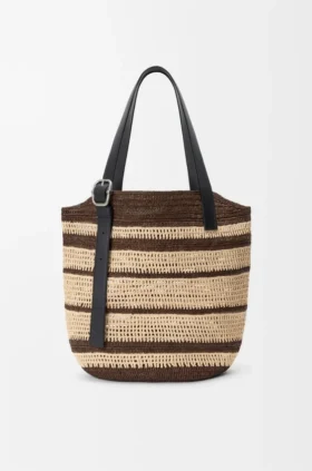 Loop-mand van raffia