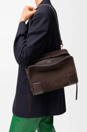 Medium Amazona 180-tas in suède