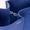 Medium Bilbao-bucket in glad kalfsleer