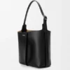 Medium Bilbao-bucket in glad kalfsleer