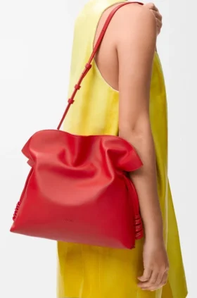 Medium Flamenco-clutch met spiraalversiering van nappa-kalfsleer