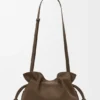 Medium Flamenco-clutch van genobbelde nubuck