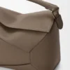 Medium Puzzle Edge-tas van zacht generfd kalfsleer Medium Puzzle Edge-tas van zacht generfd kalfsleer