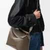 Medium Puzzle Edge-tas van zacht generfd kalfsleer Medium Puzzle Edge-tas van zacht generfd kalfsleer
