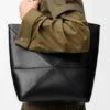 Medium Puzzle Fold Tote bag in glanzendes Kalfsleer Medium Puzzle Fold Tote bag in glanzendes Kalfsleer