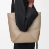 Medium Puzzle Fold Tote bag in glanzendes Kalfsleer Medium Puzzle Fold Tote bag in glanzendes Kalfsleer