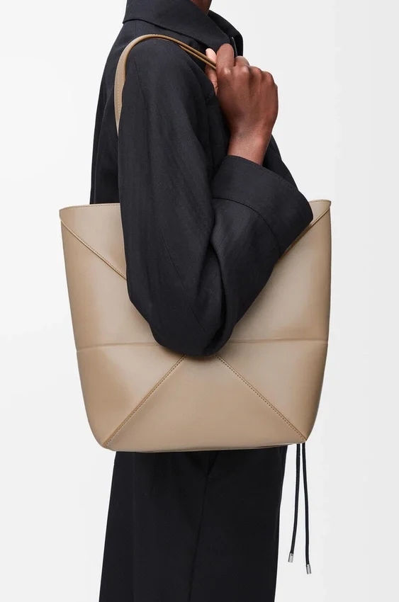 Medium Puzzle Fold Tote bag in glanzendes Kalfsleer Medium Puzzle Fold Tote bag in glanzendes Kalfsleer