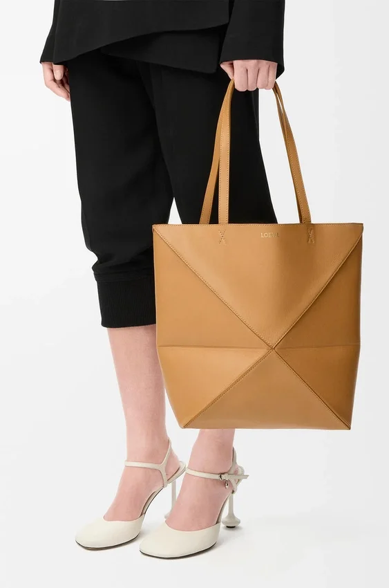 Medium Puzzle Fold Tote bag in glanzendes Kalfsleer Medium Puzzle Fold Tote bag in glanzendes Kalfsleer