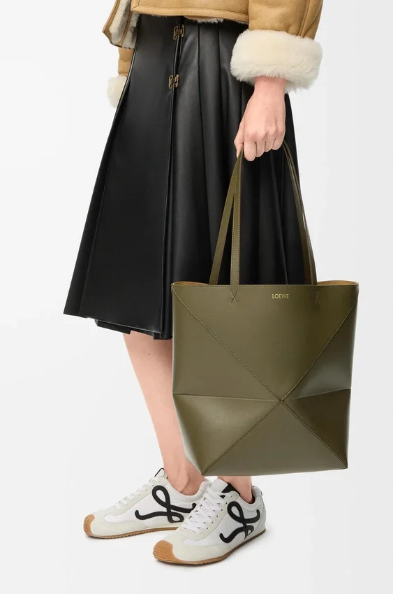 Medium Puzzle Fold Tote bag in glanzendes Kalfsleer Medium Puzzle Fold Tote bag in glanzendes Kalfsleer