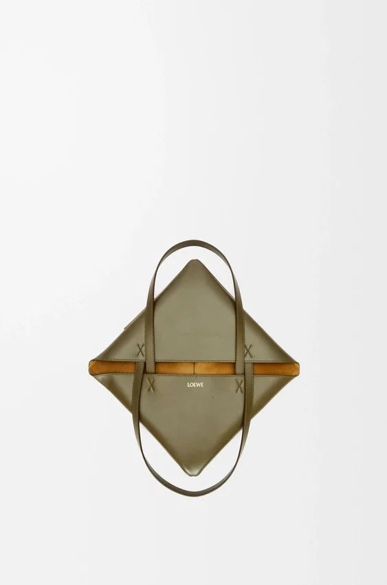 Medium Puzzle Fold Tote bag in glanzendes Kalfsleer Medium Puzzle Fold Tote bag in glanzendes Kalfsleer