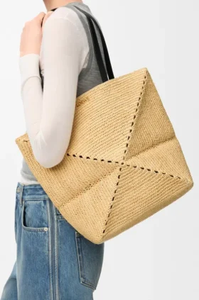Medium Puzzle Fold Tote bag in raffia