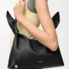 Medium Scarf Bag van glad kalfsleer Medium Scarf Bag van glad kalfsleer