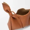 Medium Scarf Bag van glad kalfsleer Medium Scarf Bag van glad kalfsleer