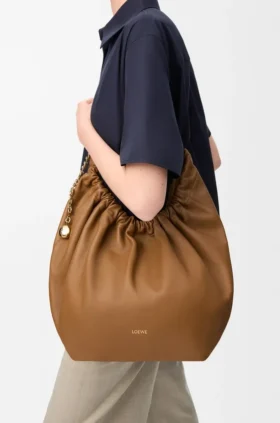 Medium Squeeze-tas van zacht nappa-lamsleer