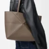 Middelgrote horizontale Puzzle Fold-tote bag van zacht generfd kalfsleer