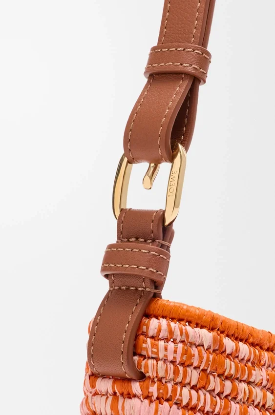 Middelgrote loewe Swing-tas van raffia en kalfsleer Middelgrote loewe Swing-tas van raffia en kalfsleer