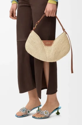 Middelgrote loewe Swing-tas van raffia en kalfsleer