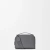 Mini-crossbody-cameratas van zacht generfd kalfsleer Mini-crossbody-cameratas van zacht generfd kalfsleer