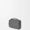 Mini-crossbody-cameratas van zacht generfd kalfsleer Mini-crossbody-cameratas van zacht generfd kalfsleer