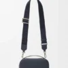 Mini-crossbody-cameratas van zacht generfd kalfsleer Mini-crossbody-cameratas van zacht generfd kalfsleer