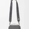 Mini-crossbody-cameratas van zacht generfd kalfsleer Mini-crossbody-cameratas van zacht generfd kalfsleer