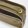 Mini-crossbody-cameratas van zacht generfd kalfsleer Mini-crossbody-cameratas van zacht generfd kalfsleer