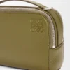 Mini-crossbody-cameratas van zacht generfd kalfsleer Mini-crossbody-cameratas van zacht generfd kalfsleer