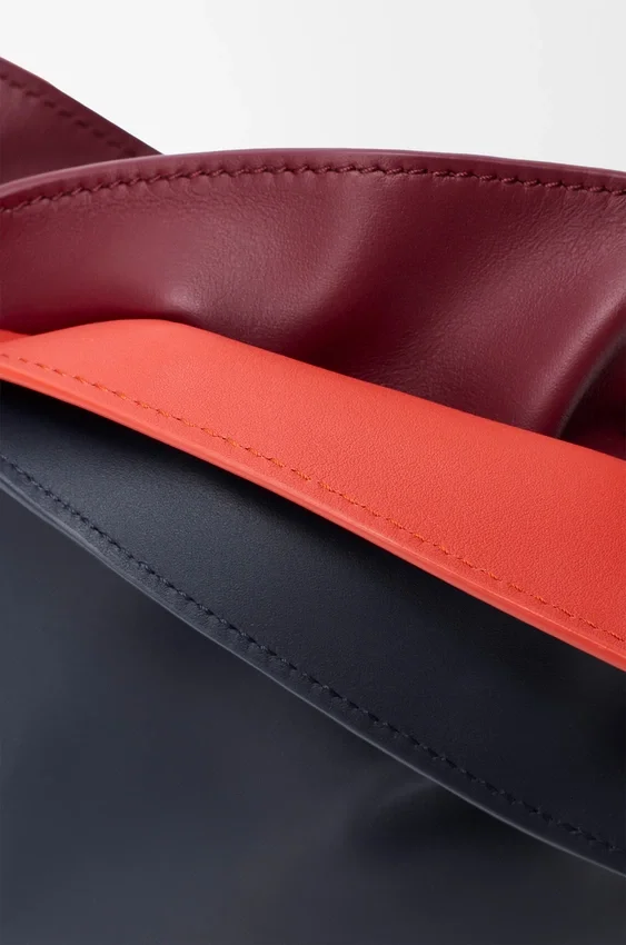 Mini Flamenco-clutch met gelaagde structuur van nappa-kalfsleer Mini Flamenco-clutch met gelaagde structuur van nappa-kalfsleer