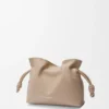 Mini Flamenco-clutch van nappa-kalfsleer Mini Flamenco-clutch van nappa-kalfsleer