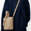 Mini Pebble Bucket bag van zacht generfd kalfsleer