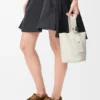 Mini Pebble Bucket bag van zacht generfd kalfsleer