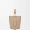 Mini Pebble Bucket bag van zacht generfd kalfsleer