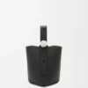 Mini Pebble Bucket bag van zacht generfd kalfsleer