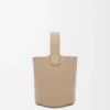Mini Pebble Bucket bag van zacht generfd kalfsleer