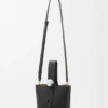 Mini Pebble Bucket bag van zacht generfd kalfsleer