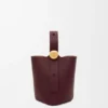 Mini Pebble Bucket in glad kalfsleer Mini Pebble Bucket in glad kalfsleer