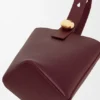 Mini Pebble Bucket in glad kalfsleer Mini Pebble Bucket in glad kalfsleer