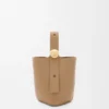 Mini Pebble Bucket in zacht generfd kalfsleer