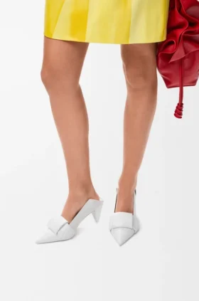 Origami-pumps met open achterkant van lamsleer