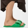 Origami-slipper van lamsleer Origami-slipper van lamsleer