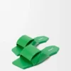 Origami-slipper van lamsleer Origami-slipper van lamsleer