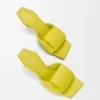 Origami-slipper van lamsleer Origami-slipper van lamsleer