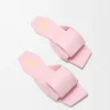 Origami-slipper van lamsleer Origami-slipper van lamsleer