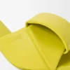Origami-slipper van lamsleer Origami-slipper van lamsleer