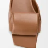 Origami-slipper van lamsleer Origami-slipper van lamsleer