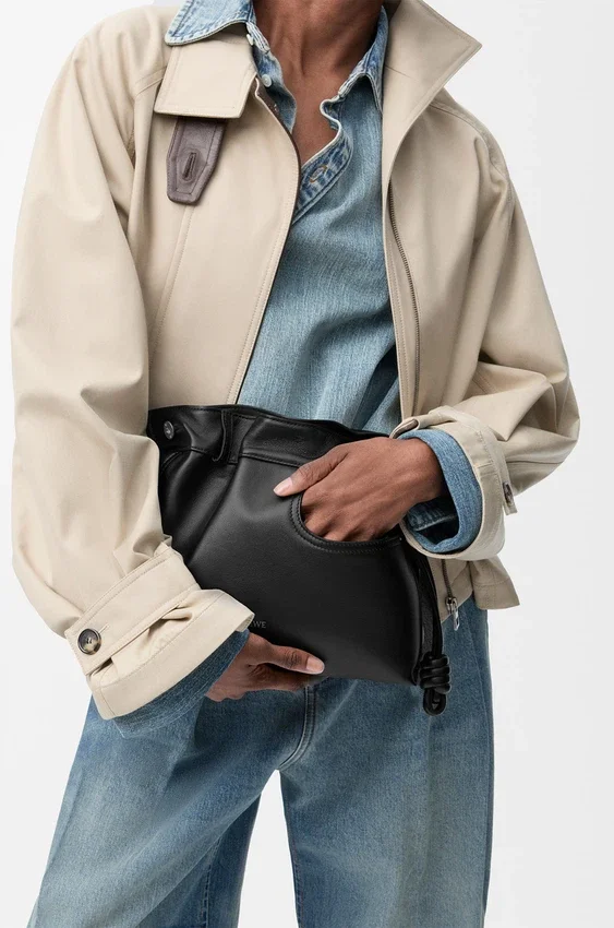 Panta Medium Flamenco-clutch van glanzend kalfsleer Panta Medium Flamenco-clutch van glanzend kalfsleer