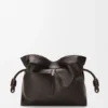 Panta Medium Flamenco-clutch van glanzend kalfsleer Panta Medium Flamenco-clutch van glanzend kalfsleer