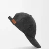 Pet met patch van wol Pet met patch van wol