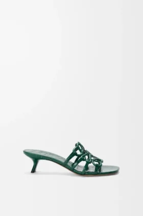 Petal Anagram-slipper van kalfsleer met krokodillenreliëf